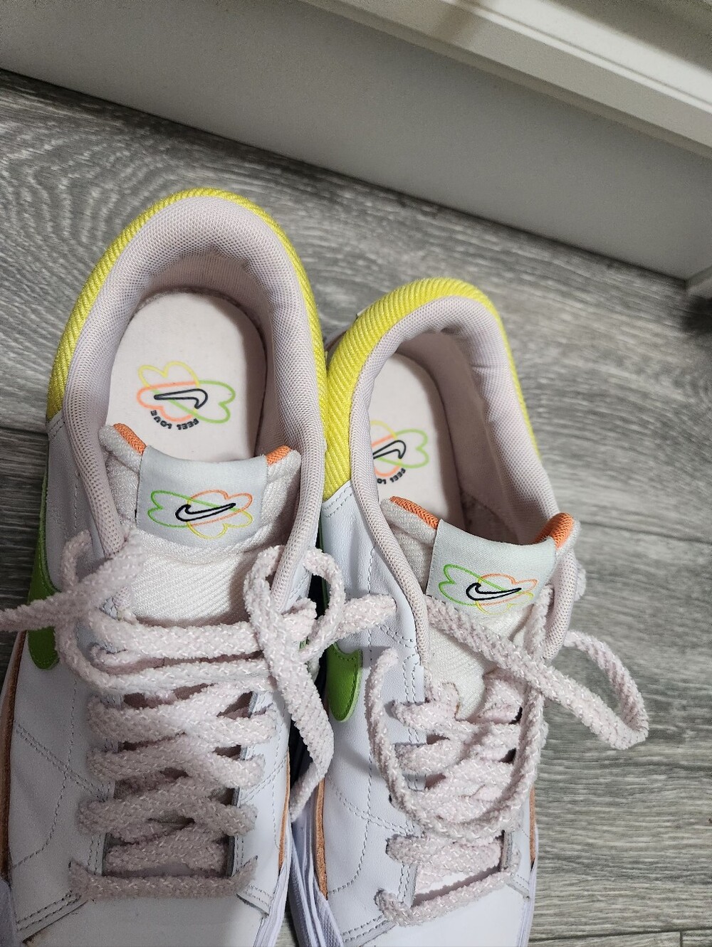 Nike Women's White & Pink Low-Top Sneakers - Picture 5 of 7